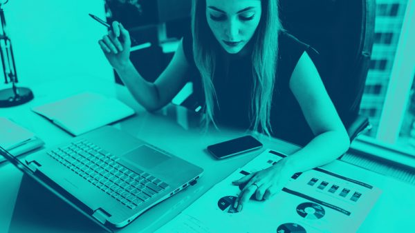 Back office customer service operator